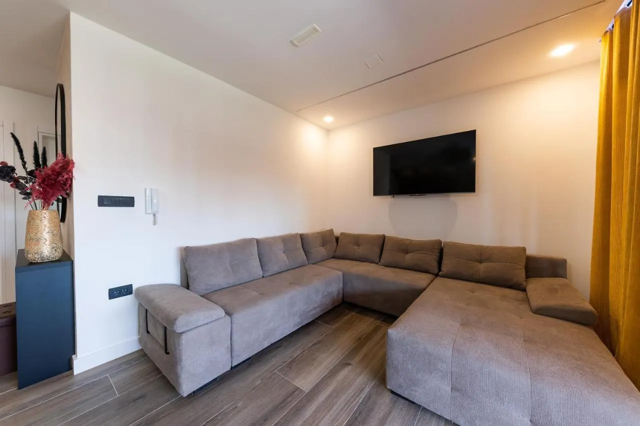 Orange Apartment&Spa Okrug Gornji Trogir 0*,  Croatia