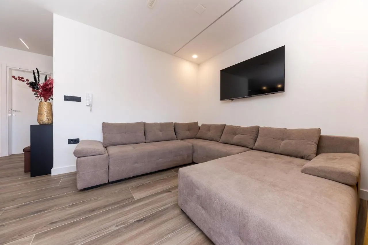 Orange Apartment&Spa Okrug Gornji Trogir 0*,